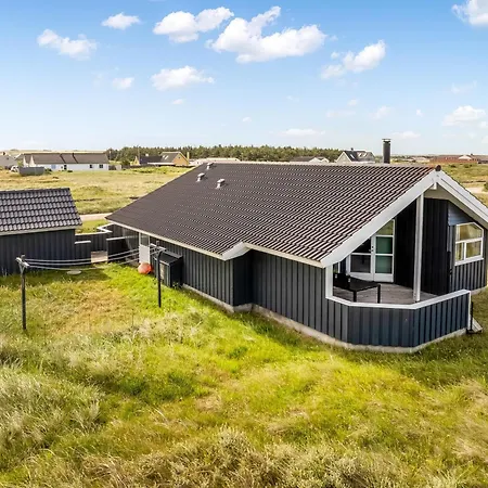 Velholdt Med Dejlig Terrasse I Vrist Sj626 別荘